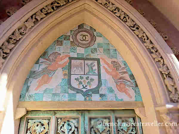 Portal of Chateau Cremat with double-C logo