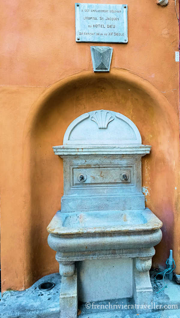 Public fountain, Grasse