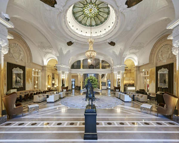 Hotel de Paris lobby