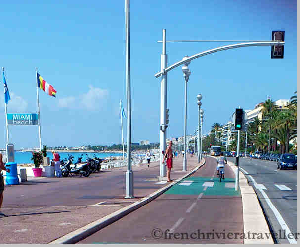 Bike lane on the Prom
